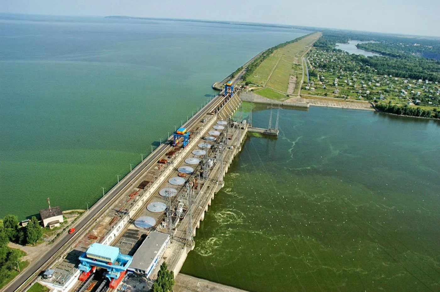 Укргідроенерго замовило захист для Кременчуцької ГЕС за майже 1 млрд грн без тендеру