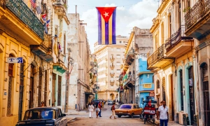 Сенаторы-демократы раскритиковали Трампа за смягчение санкций в отношении нефти из России