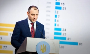 Екскомандира військової частини викрили на закупівлі 3 тисяч армійських ліжок