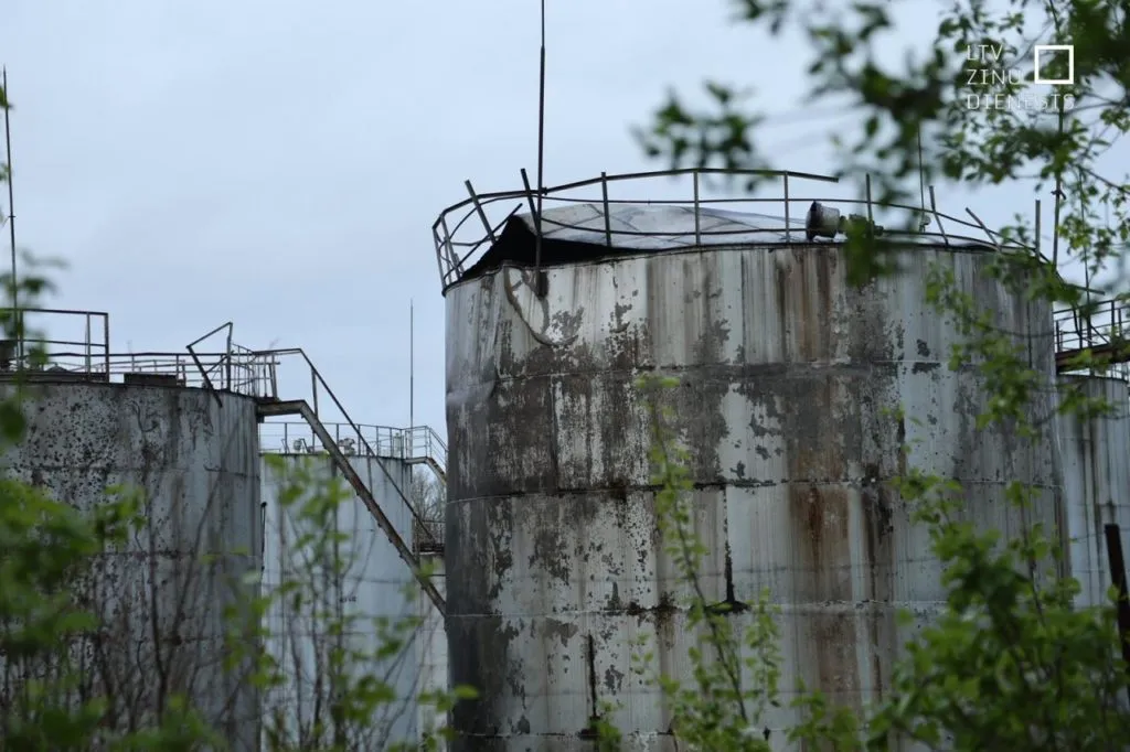 У Латвії заявили про два дрони, що врізалися в нафтобазу біля кордону з рф
