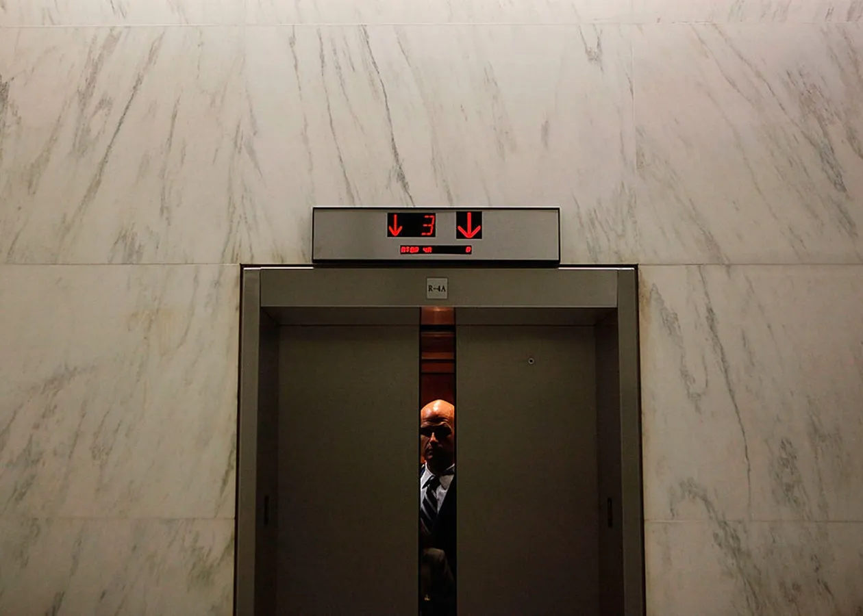 У київському ТРЦ Gulliver обірвався ліфт, постраждав чоловік — поліція