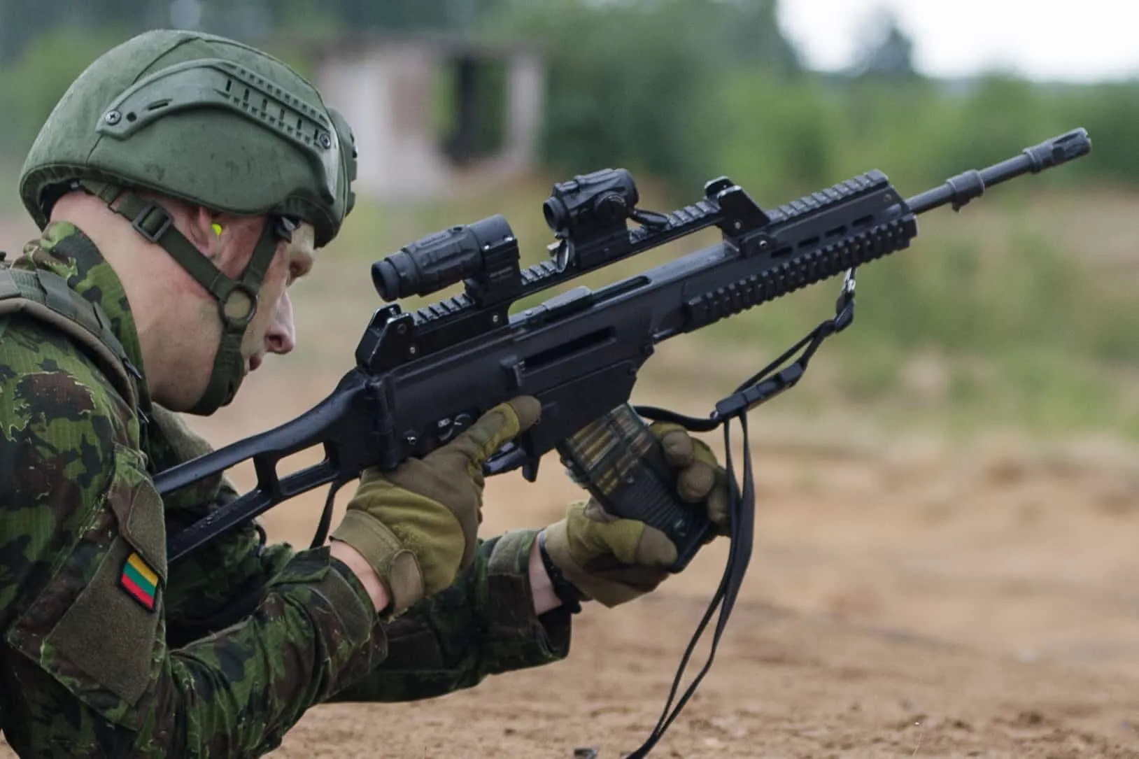 У Литві затримали 18 мігрантів, які потрапили з Білорусі через підкоп під кордоном