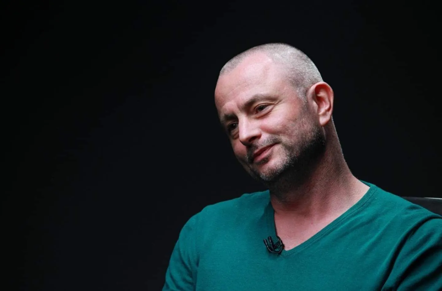 Голова Деснянської РДА анонсував копання туалетів замість каналізації: у соцмережах — шквал критики