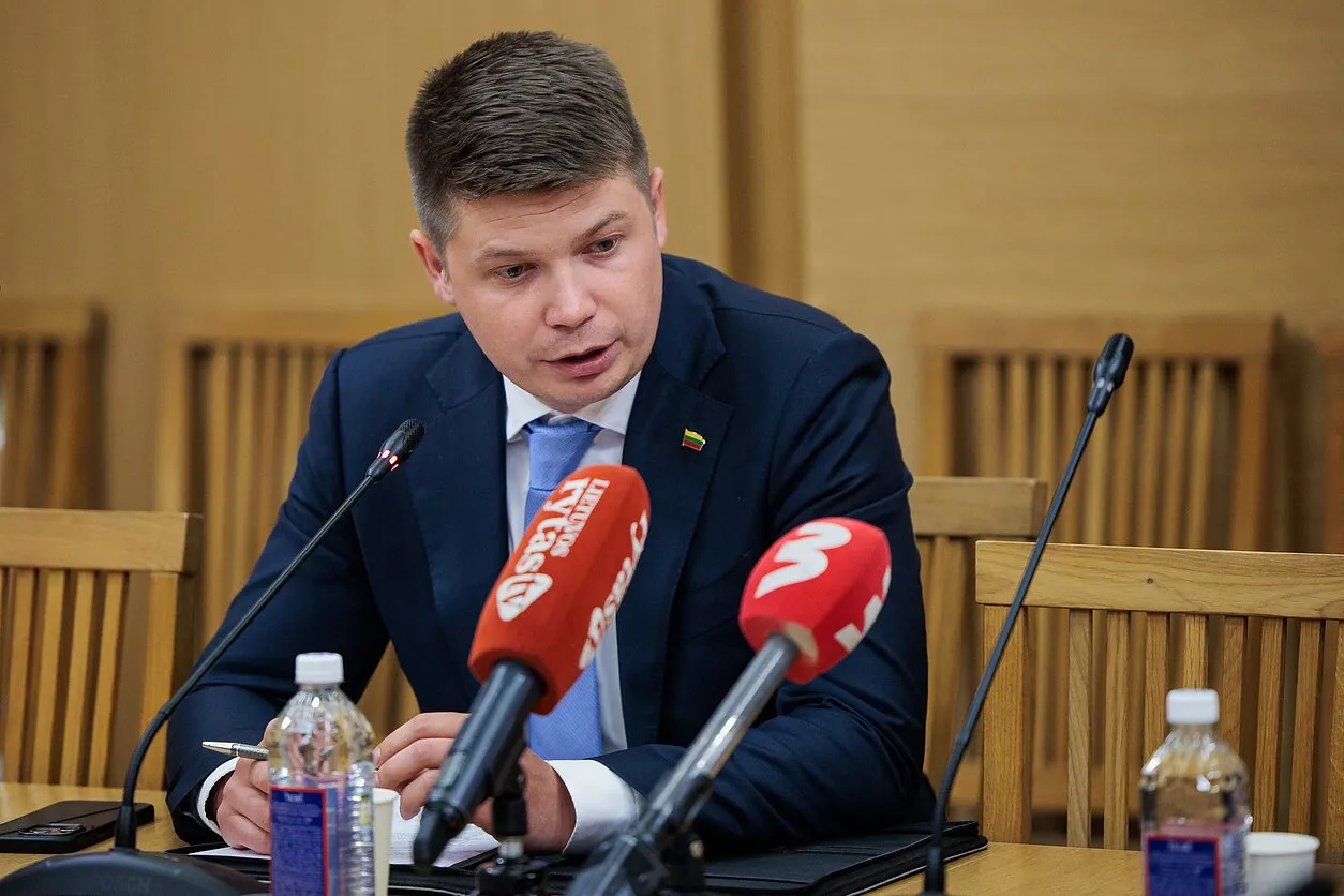 Глава МВД Литвы выступил за открытие огня по нелегальным мигрантам