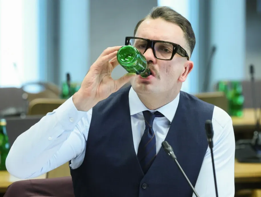 Польського депутата зупинили за швидкість 200 км/год, він відмовився прийняти штраф