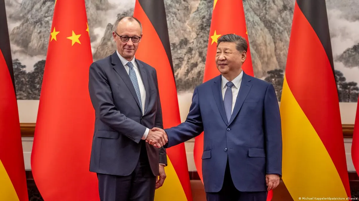 Мерц у Пекіні закликав Китай вплинути на РФ для припинення війни проти України