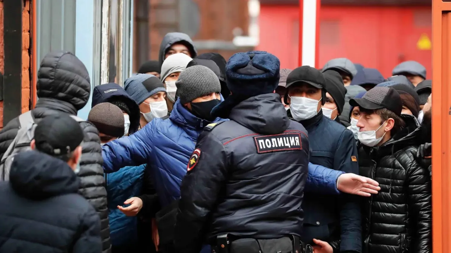 З рф хочуть видворяти іноземців за «дискредитацію» армії та мітинги