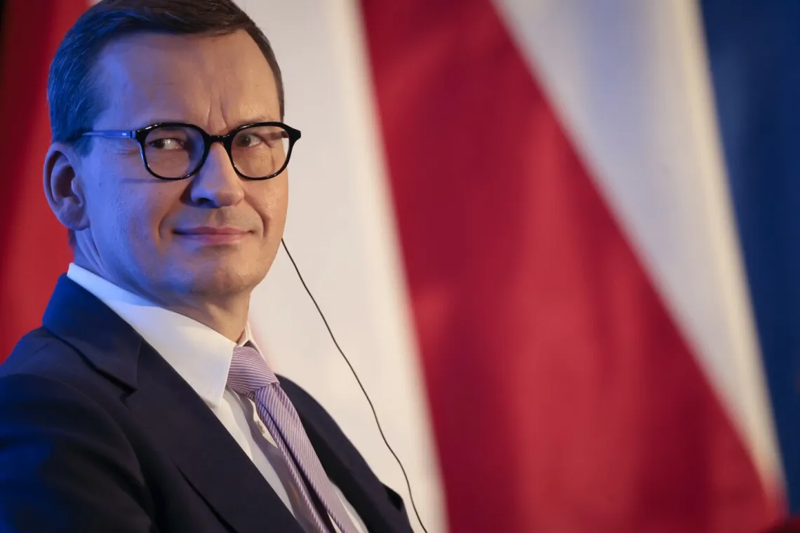 Poland's former prime minister donated a Ukrainian medal to the Museum of the Volhynia Tragedy