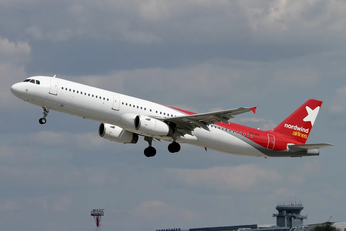 У російської авіакомпанії вже другий за місяць літак загорівся під час рейсу