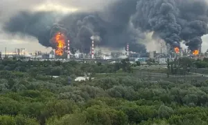 Во временно оккупированном Севастополе раздался громкий взрыв, в городе виден дым