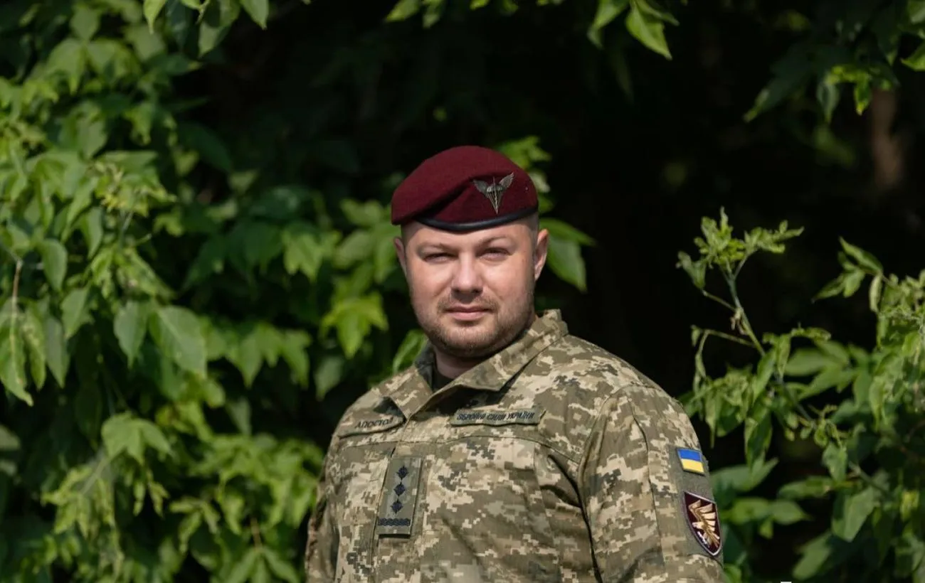 Зеленський присвоїв звання генерал-майора командувачу ДШВ Апостолу