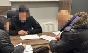 Переплата майже 18 млн грн на ліжках для військових: в Одесі викрито посадовців