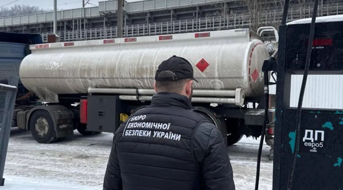 У Києві закрили нелегальну АЗС із контрафактним пальним