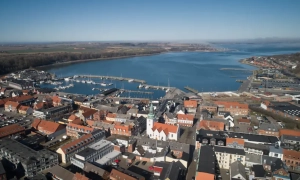Вода в Дубаї стала помаранчевою