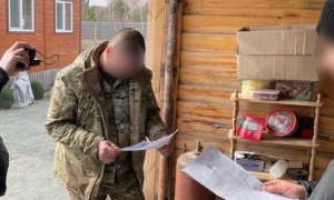 Відео: ДБР затримало головного військкома Рівненщини, який побив військового 