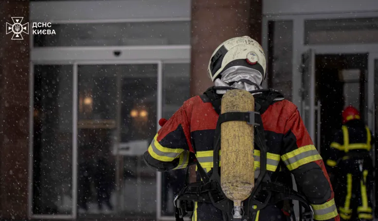 Відео: у Києві горить будівля Радіо Ера на бульварі Верховної Ради