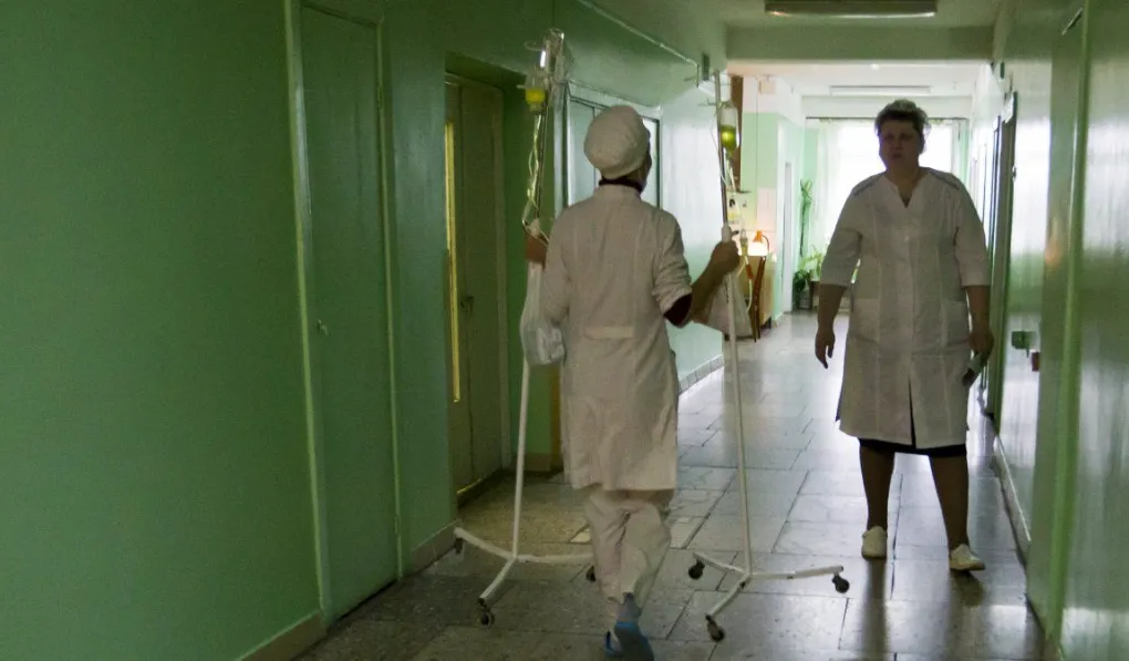 Мінздоров’я рф анонсувало постачання в лікарні робота-хірурга на тлі дефіциту медиків