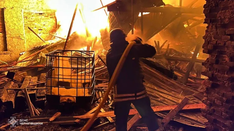 Росія атакувала підприємство на Чернігівщині дронами