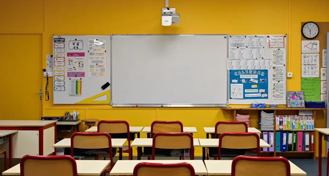 Вчителі у Франції оголосили страйк через скорочення