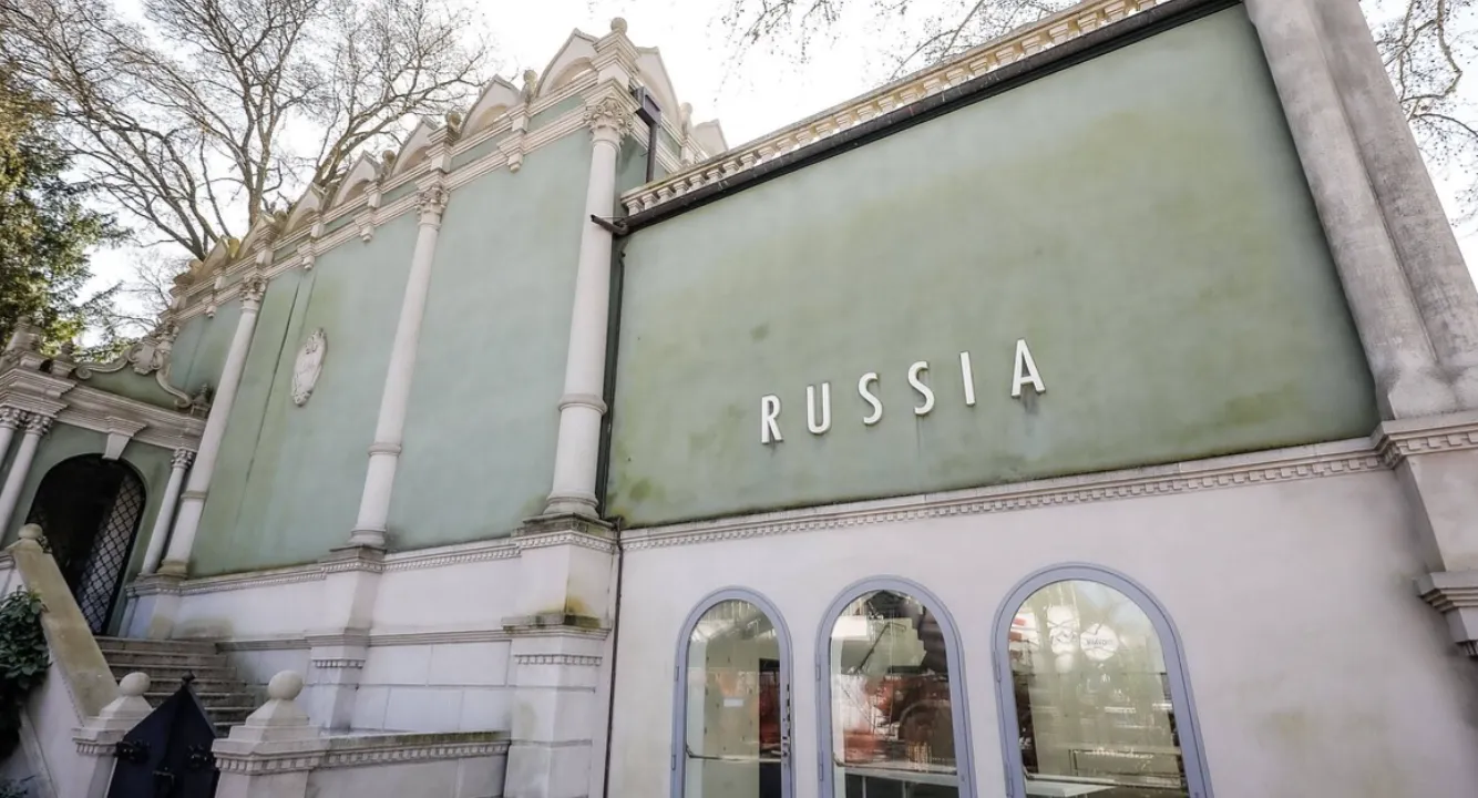 Страны Балтии готовят протест против участия РФ в Венецианской биеннале