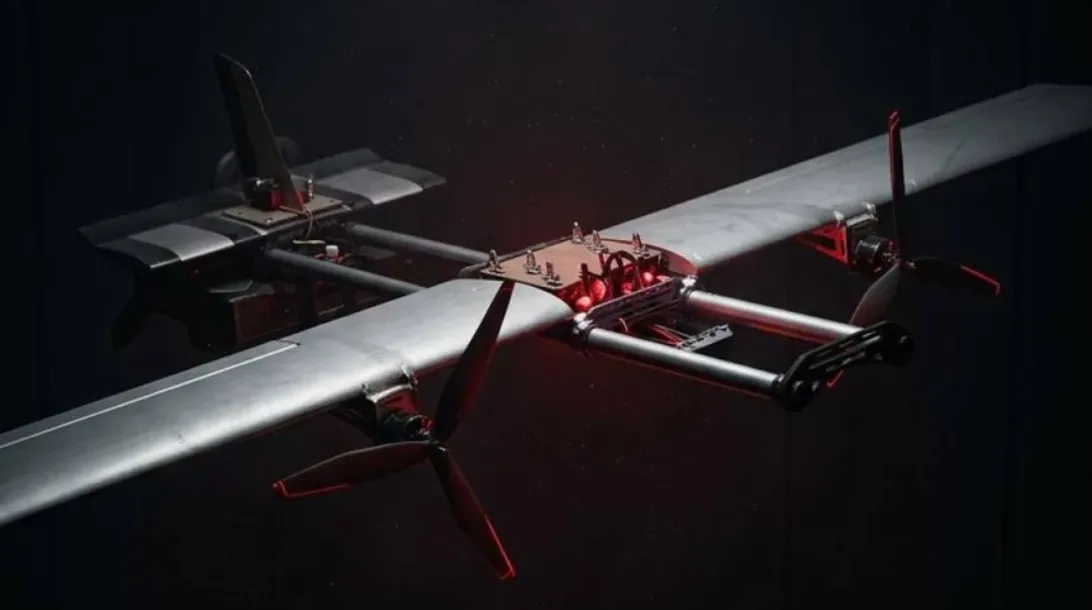 В Україні представили дрон-камікадзе Хмаринка з дальністю до 50 км