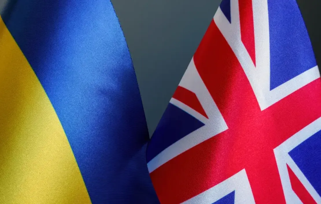 В британському Ессексі з будівлі ради зняли український прапор після перемоги Reform UK