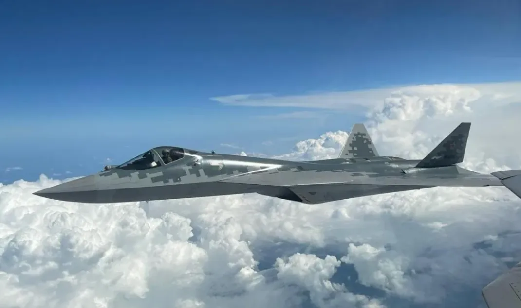 Су-57 отримав новий прицільний контейнер, що розширює його небезпеку для України