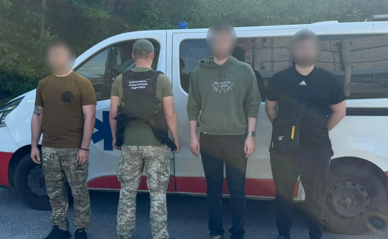 На Буковине раскрыли схему побега за границу с помощью волонтерского микроавтобуса