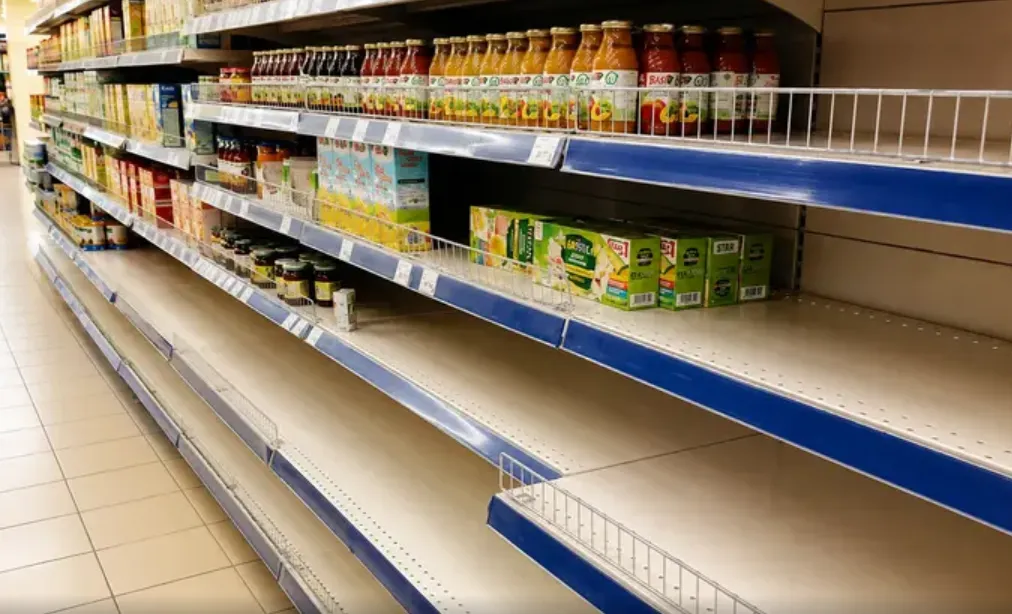 У Севастополі обмежили продаж продуктів на тлі паливної кризи