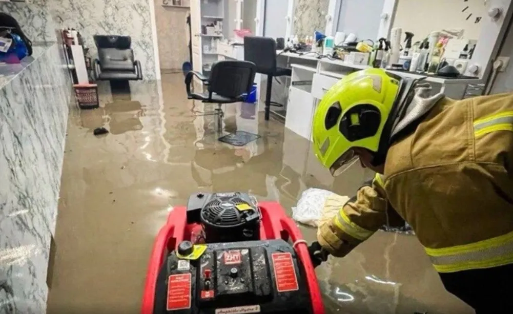На Київщині рятувальники ліквідовують наслідки зливи у трьох районах