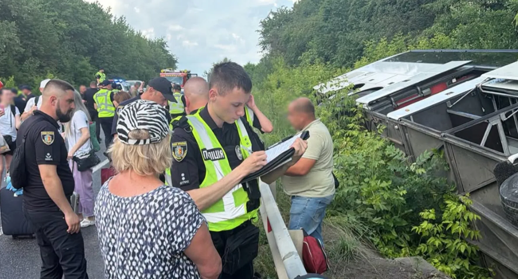 A bus traveling from Kyiv to Burgas overturned in the Khmelnytskyi region: there are casualties