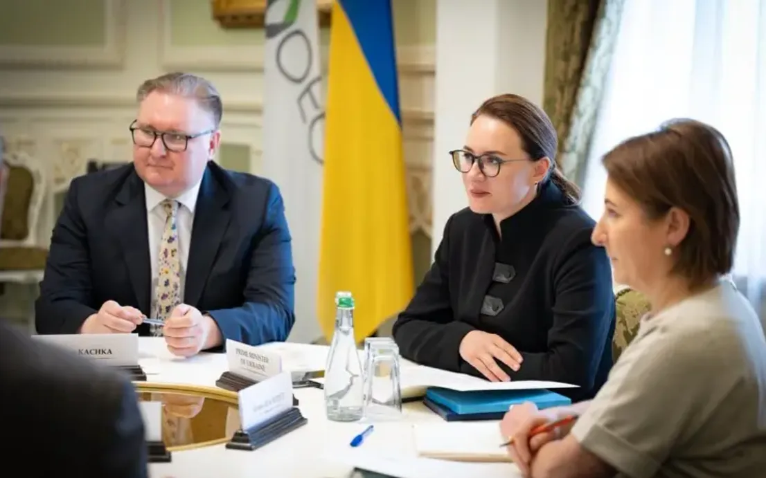 Уряд спрямував 6,6 млрд грн на підвищення зарплат освітянам і соцпрацівникам