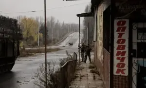 Во временно оккупированном Севастополе раздался громкий взрыв, в городе виден дым