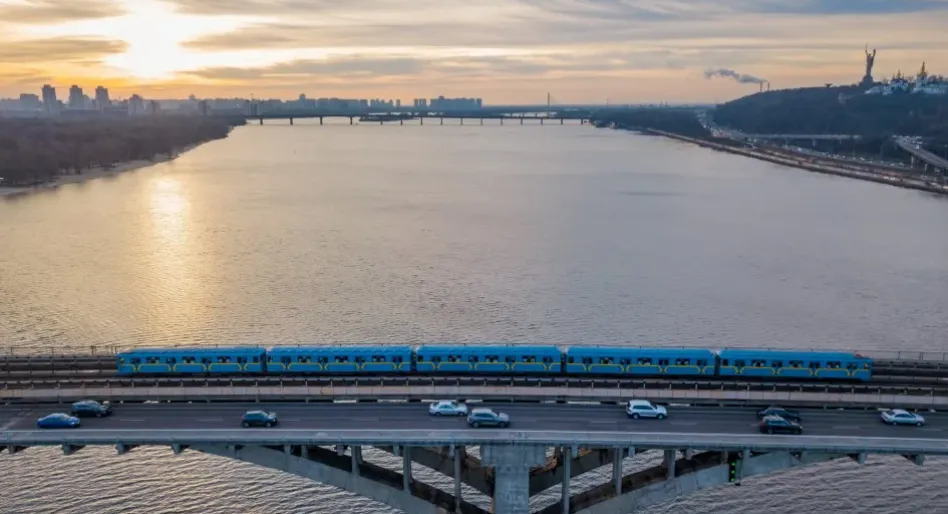 У Києві готують масштабну реставрацію мосту Метро: чи зміниться рух поїздів