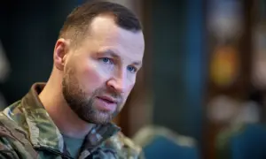 Фото: советский Монумент Славы во Львове почти полностью демонтировали