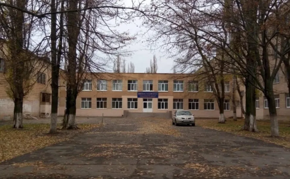 In Odessa, a teacher fell from the second floor of a school while washing windows