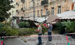 «Киевпастранс» рассказал, как бороться  с курильщиками на остановках