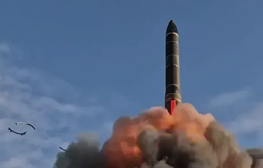 Видео: Россия запустила межконтинентальную баллистическую ракету