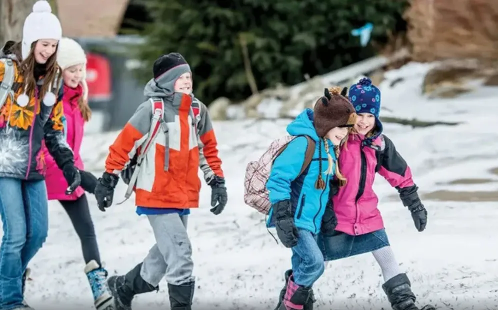 The Ministry of Education and Science is preparing schools for possible power outages this winter
