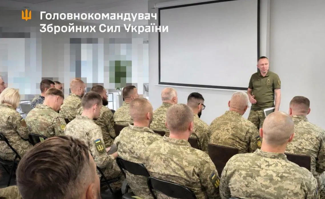 Драпатый обсудил с сержантами с передовой проблемы и реформирование корпуса