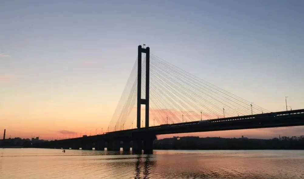 Attacks on Kyiv's bridges could cause serious logistical problems — NYT