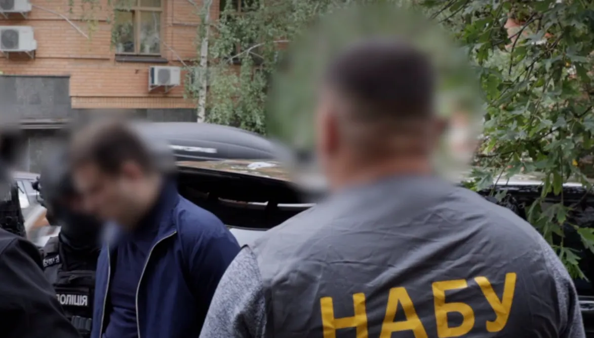 500 тысяч долларов за решение вопросов: разоблачен мнимый сотрудник НАБУ