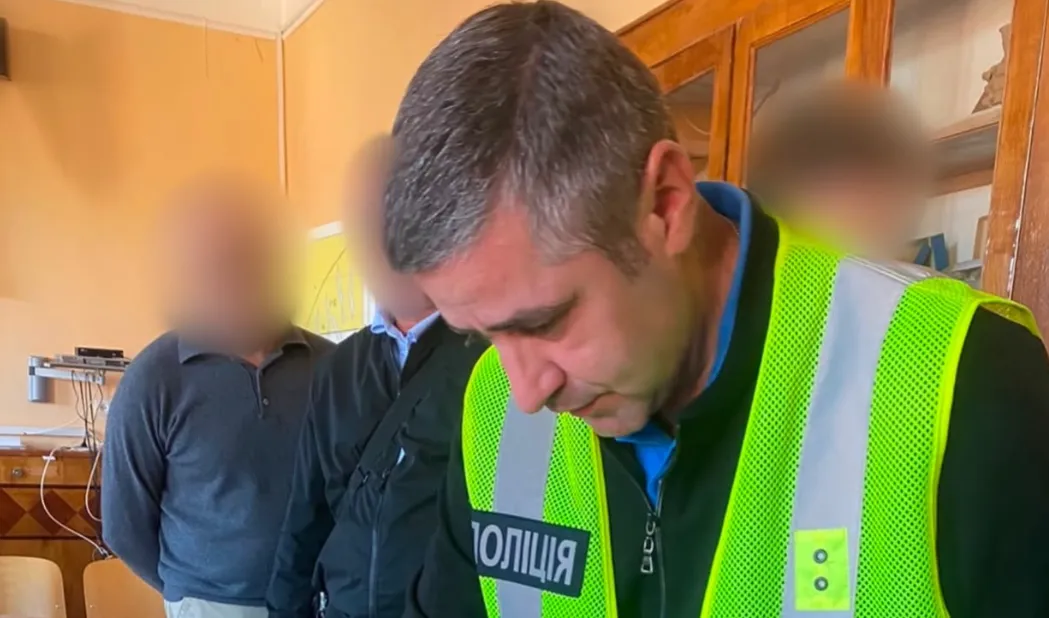 У Чернівцях директор коледжу вимагав $2 тисячі за вступ військовозобов’язаного