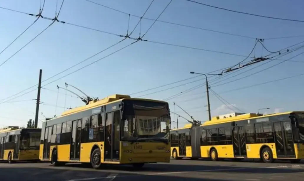 У Києві через проблеми з електропостачанням зупинився електротранспорт на низці вулиць