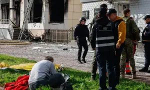 В Луганске семьи принудительно мобилизованных устроили митинг под «воинской частью» — ОВА