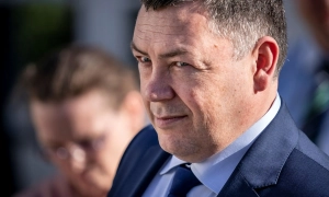 NASA показало історичне фото королеви Єлизавети II з астронавтами, які були на Місяці