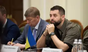 Через Ормузьку протоку проходять судна попри «блокаду» США