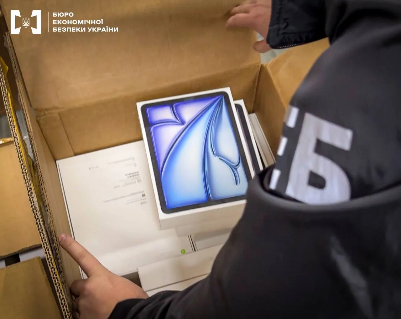 БЕБ підтвердило обшуки у мережі «Ябко» через підозру в ухиленні від податків