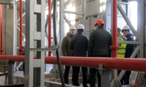 Шмигаль відвідав енергооб’єкт на заході України, де будують додаткові захисні споруди