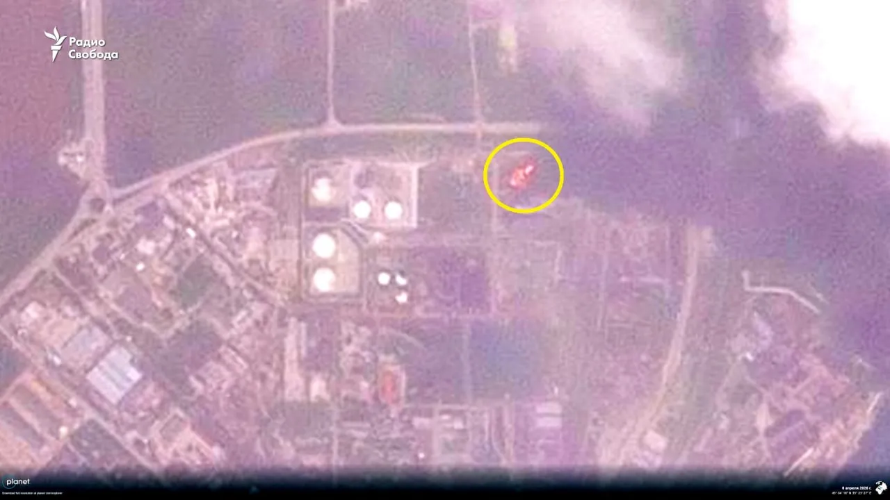 Пожежа на нафтобазі в окупованій Феодосії досі триває після атаки ЗСУ